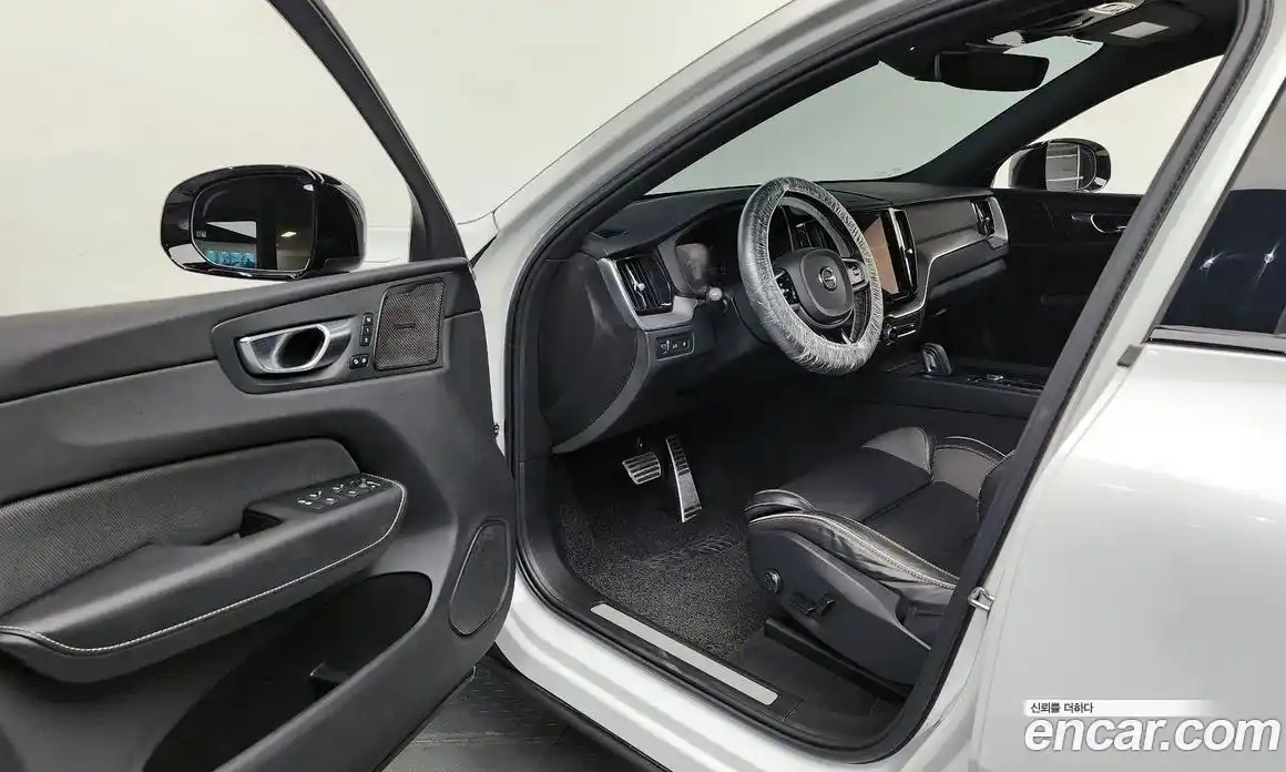 Volvo XC60 2020 2.0 гидро в Москве № 164363, фото 10