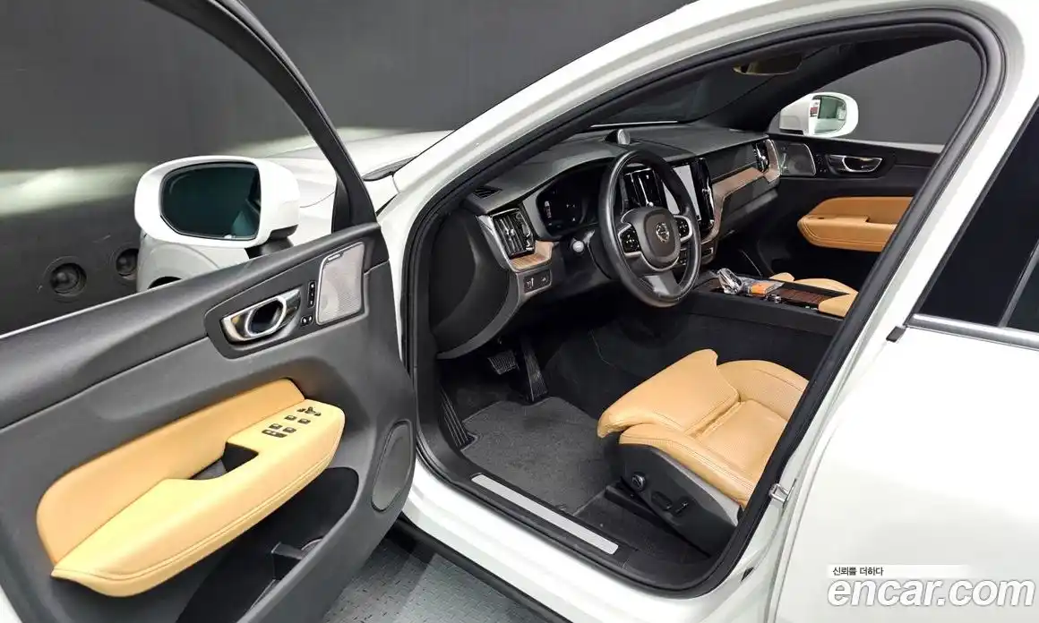 Volvo XC60 2021 2.0 гидро в Москве № 164412, фото 10