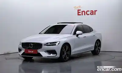Volvo S60, 2022