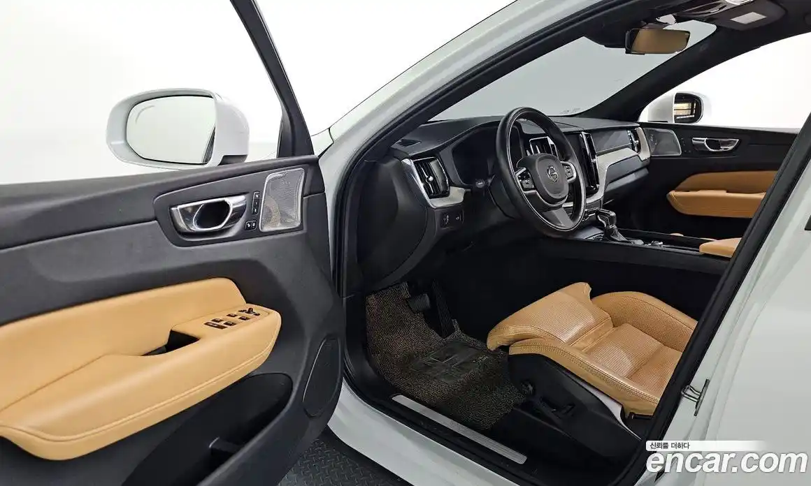 Volvo XC60 2020 2.0 гидро в Москве № 164717, фото 11