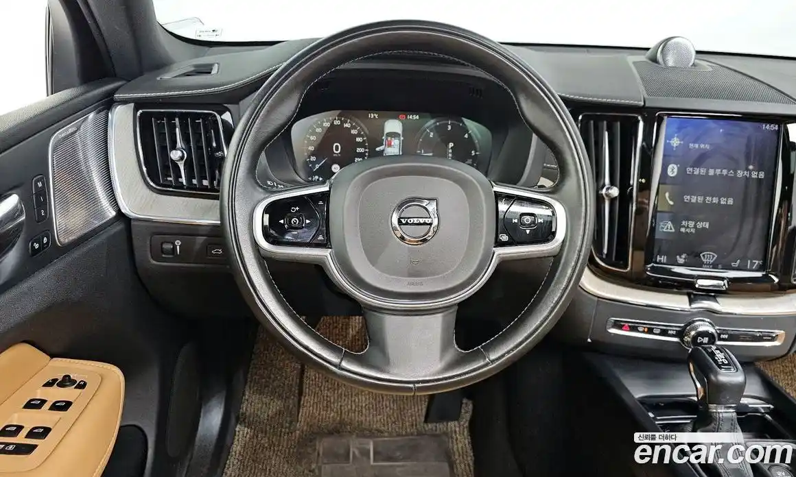 Volvo XC60 2020 2.0 гидро в Москве № 164717, фото 13