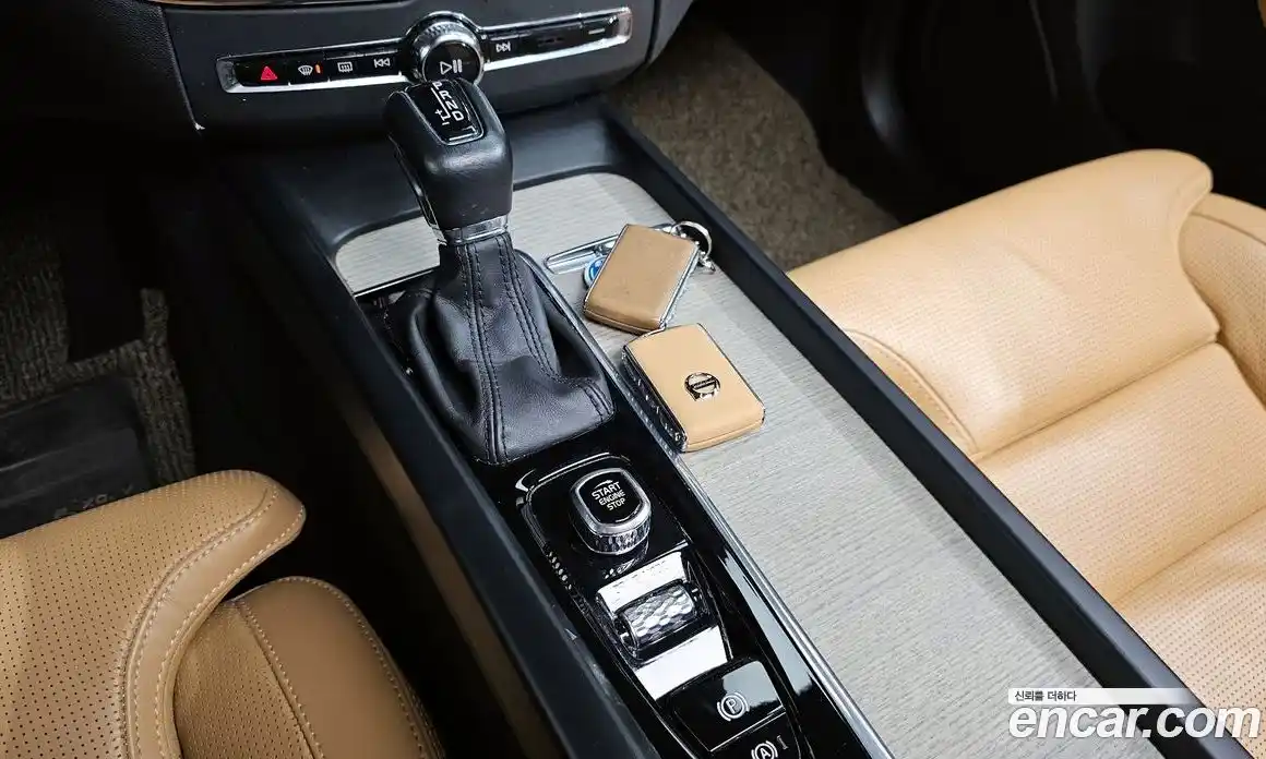 Volvo XC60 2020 2.0 гидро в Москве № 164717, фото 9