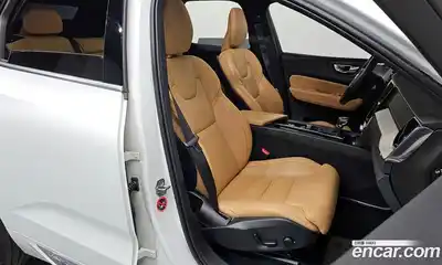 Volvo XC60 2020 2.0 гидро в Москве № 164717, миниатюра 10