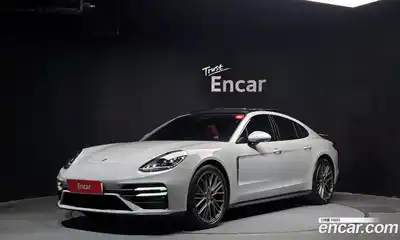 Porsche Panamera, 2022