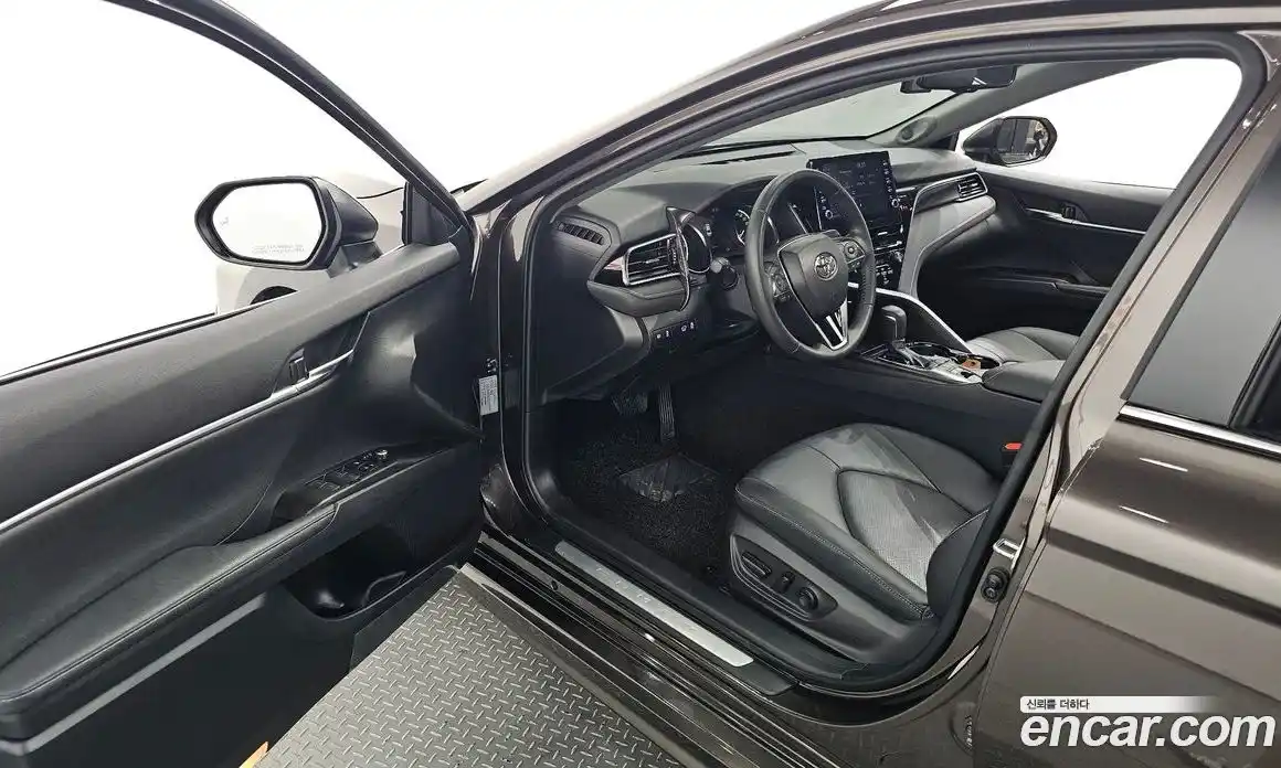 Toyota Camry 2023 2.5 гидро в Москве № 170210, фото 10