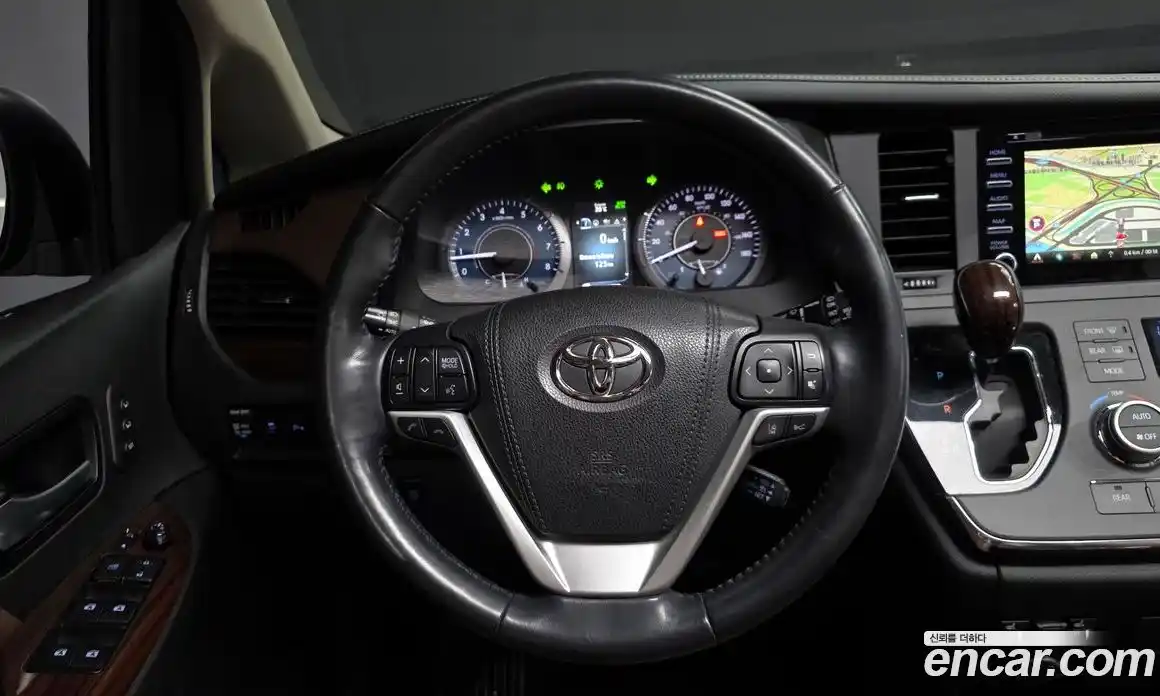 Toyota Sienna 2018 3.5 гидро в Москве № 170235, фото 13