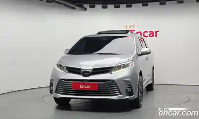 Toyota Sienna 2018 3.5 гидро в Москве № 170235, миниатюра 3