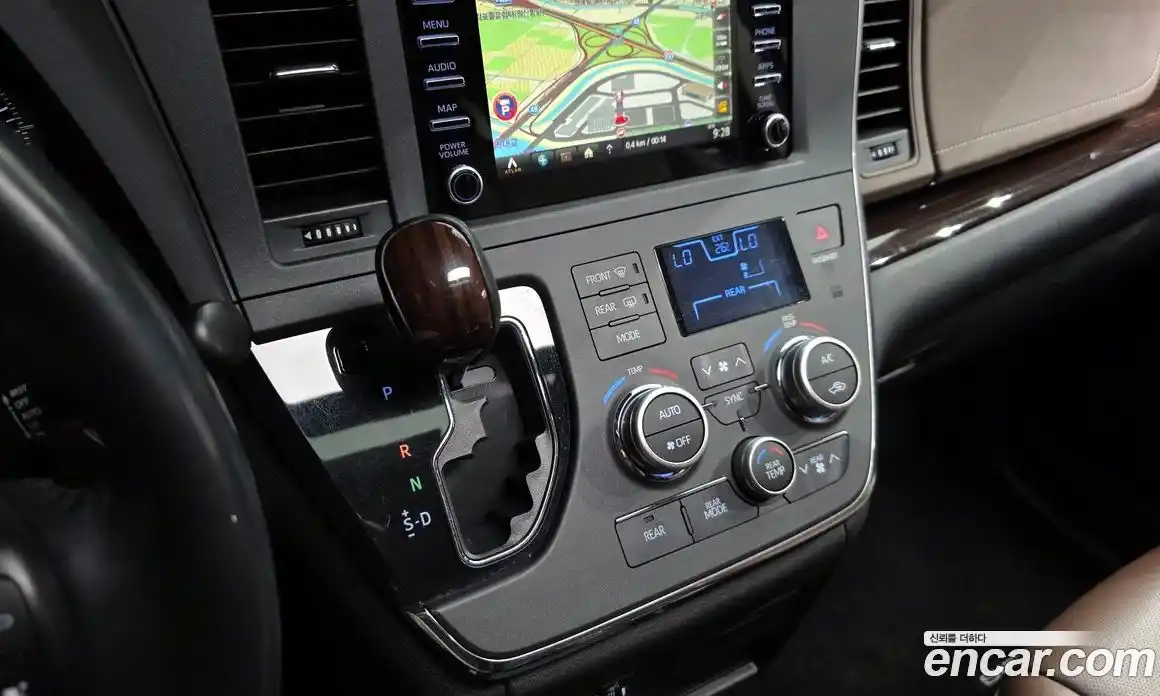 Toyota Sienna 2018 3.5 гидро в Москве № 170235, фото 9