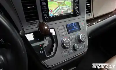 Toyota Sienna 2018 3.5 гидро в Москве № 170235, миниатюра 9