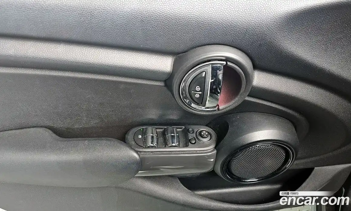 Mini Cooper 2015 1.5 гидро в Москве № 179261, фото 18