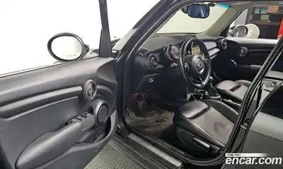Mini Cooper 2015 1.5 гидро в Москве № 179261, миниатюра 10