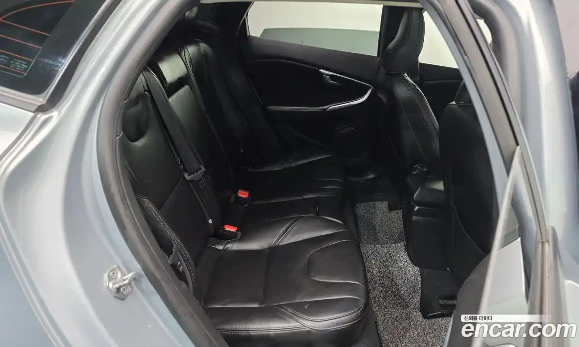 Volvo V40 2018 2.0 гидро в Москве № 190779, фото 12