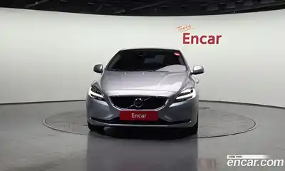 Volvo V40 2018 2.0 гидро в Москве № 190779, миниатюра 3