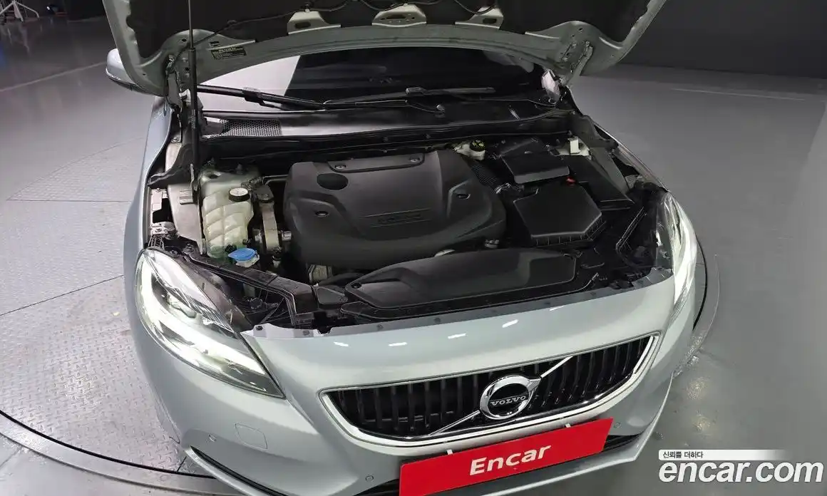 Volvo V40 2018 2.0 гидро в Москве № 190779, фото 6