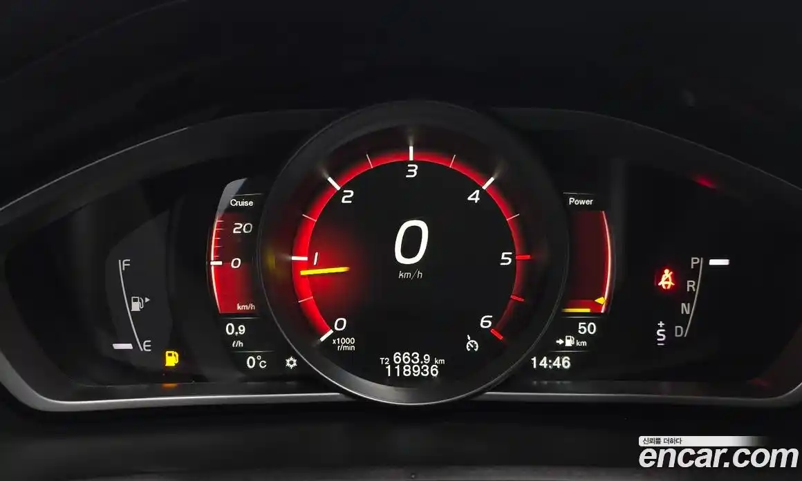 Volvo V40 2018 2.0 гидро в Москве № 190779, фото 8
