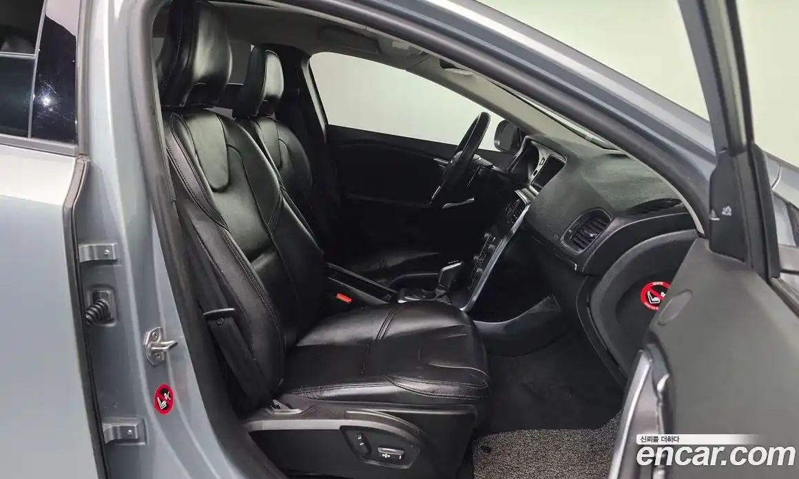 Volvo V40 2018 2.0 гидро в Москве № 190779, фото 10