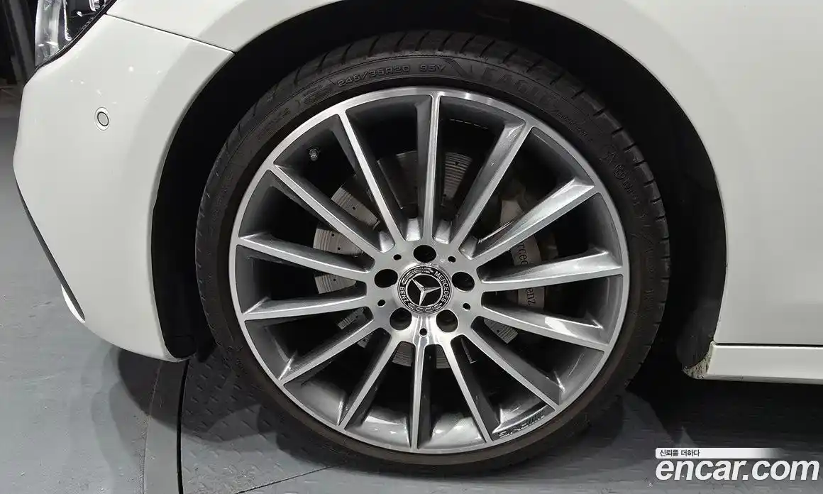 Mercedes-Benz E-Class 2022 2.0 гидро, фото 5