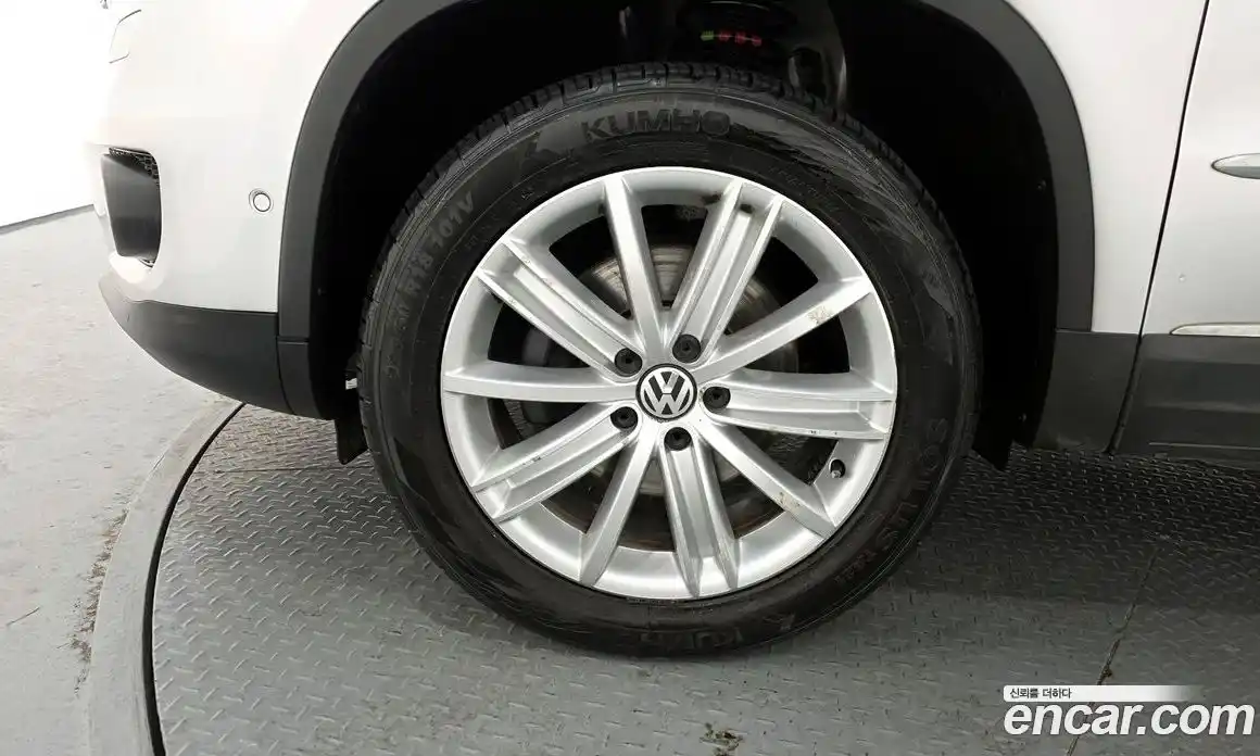 Volkswagen Tiguan 2014 2.0 гидро в Москве № 199165, фото 5