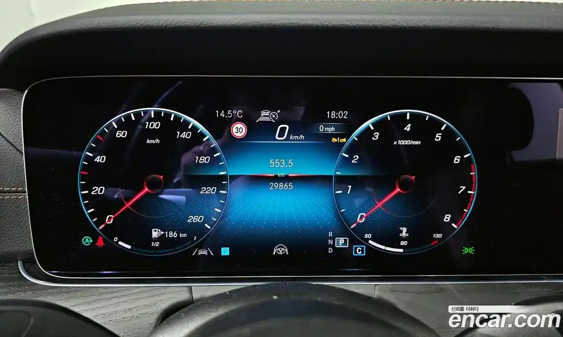 Mercedes-Benz E-Class 2022 2.0 гидро, фото 8