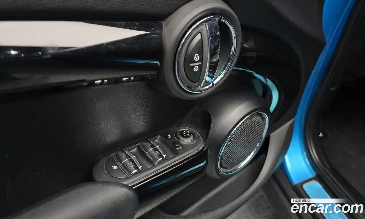 Mini Cooper 2017 2.0 гидро в Москве № 207208, фото 17