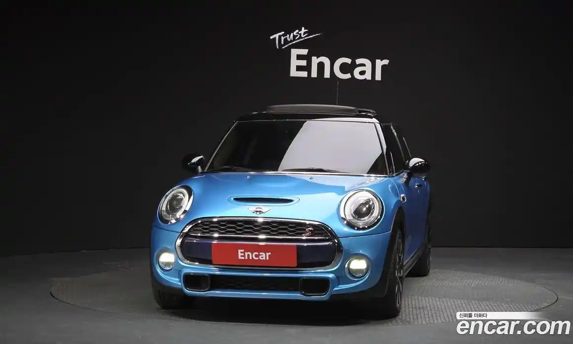 Mini Cooper 2017 2.0 гидро в Москве № 207208, фото 3