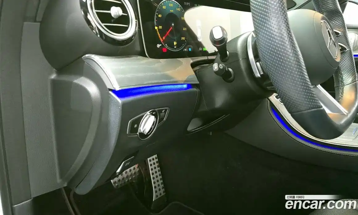 Mercedes-Benz E-Class 2022 2.0 гидро, фото 18
