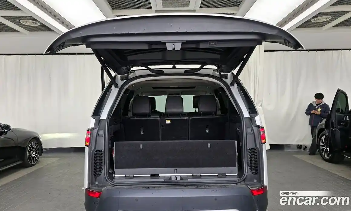 Land Rover Discovery 2018 3.0 гидро в Москве № 213815, фото 20
