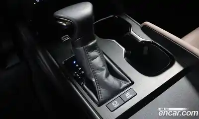 Lexus ES 2024 2.5 вариатор в Москве № 214767, миниатюра 6