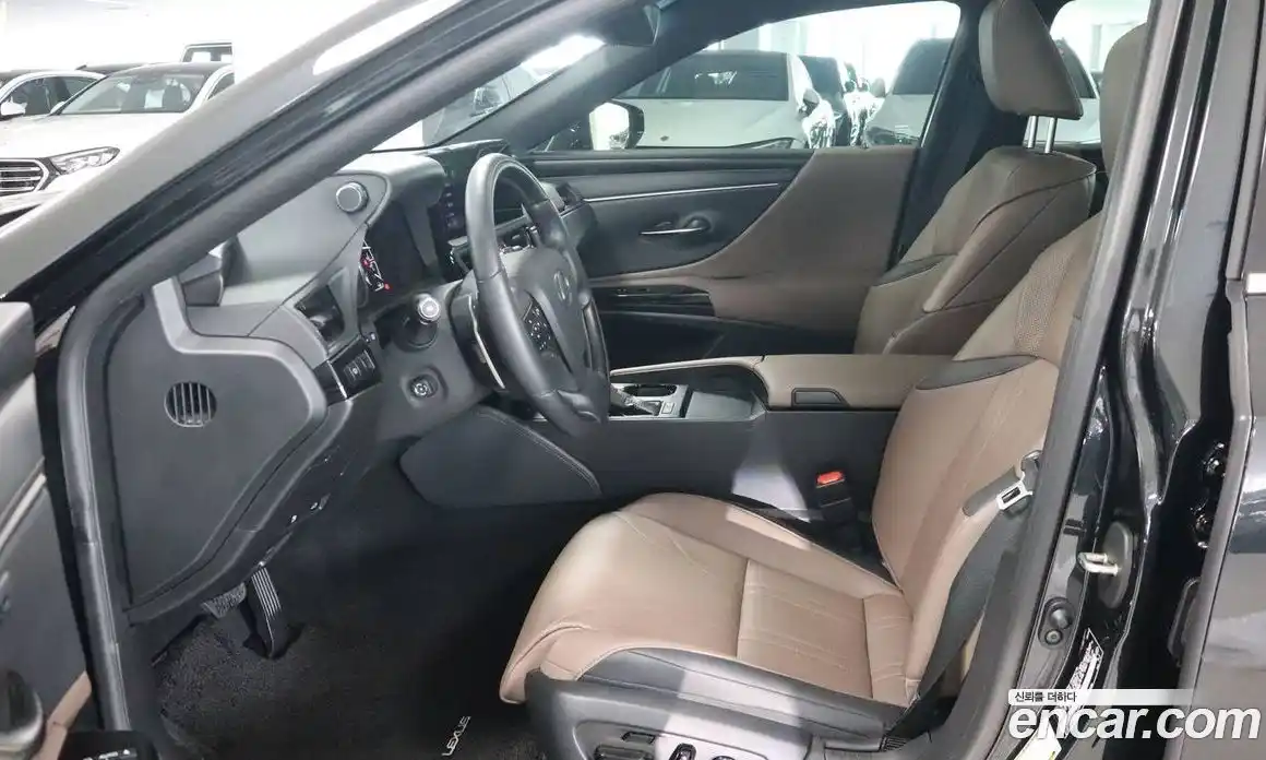 Lexus ES 2024 2.5 вариатор в Москве № 214767, фото 7