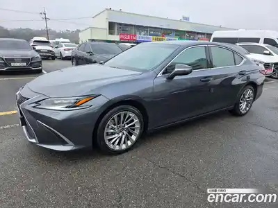 Lexus ES, 2024