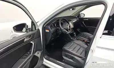 Volkswagen Tiguan 2023 2.0 гидро в Москве № 215228, миниатюра 11