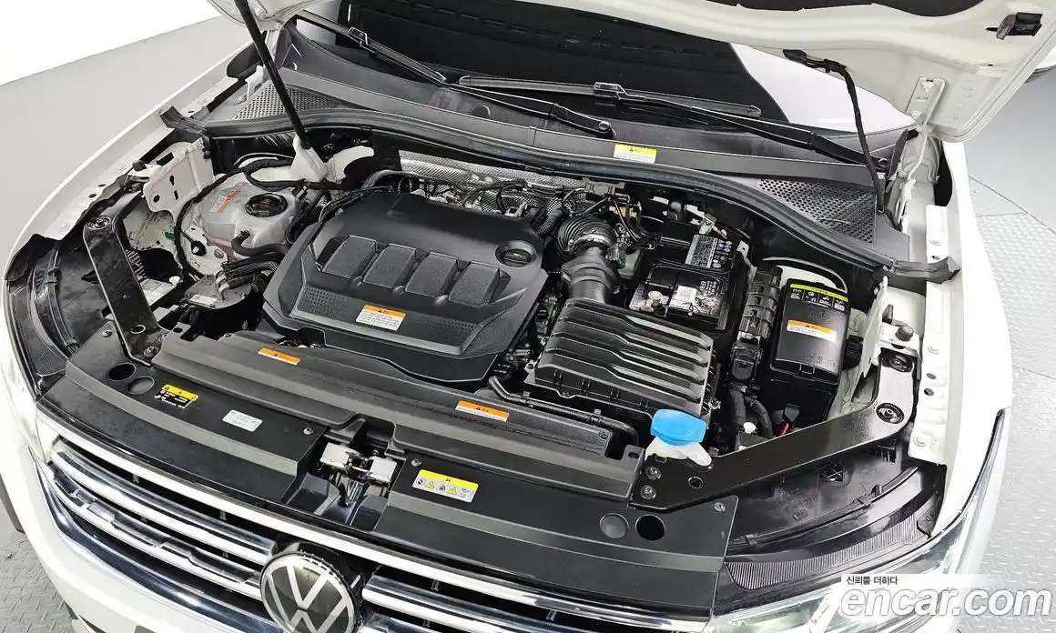 Volkswagen Tiguan 2023 2.0 гидро в Москве № 215228, фото 6