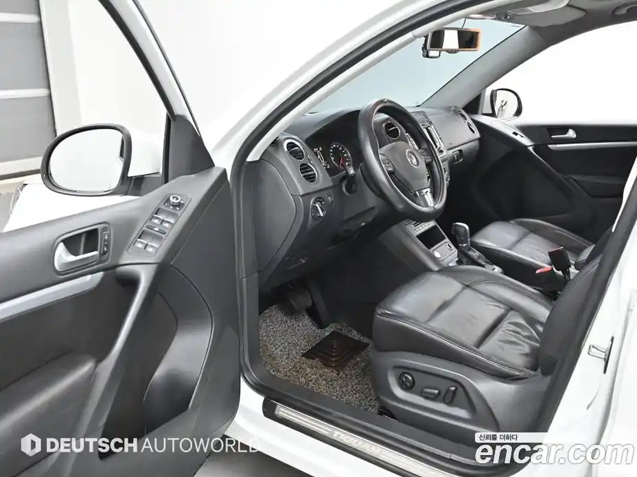 Volkswagen Tiguan 2015 2.0 гидро в Москве № 215378, фото 11