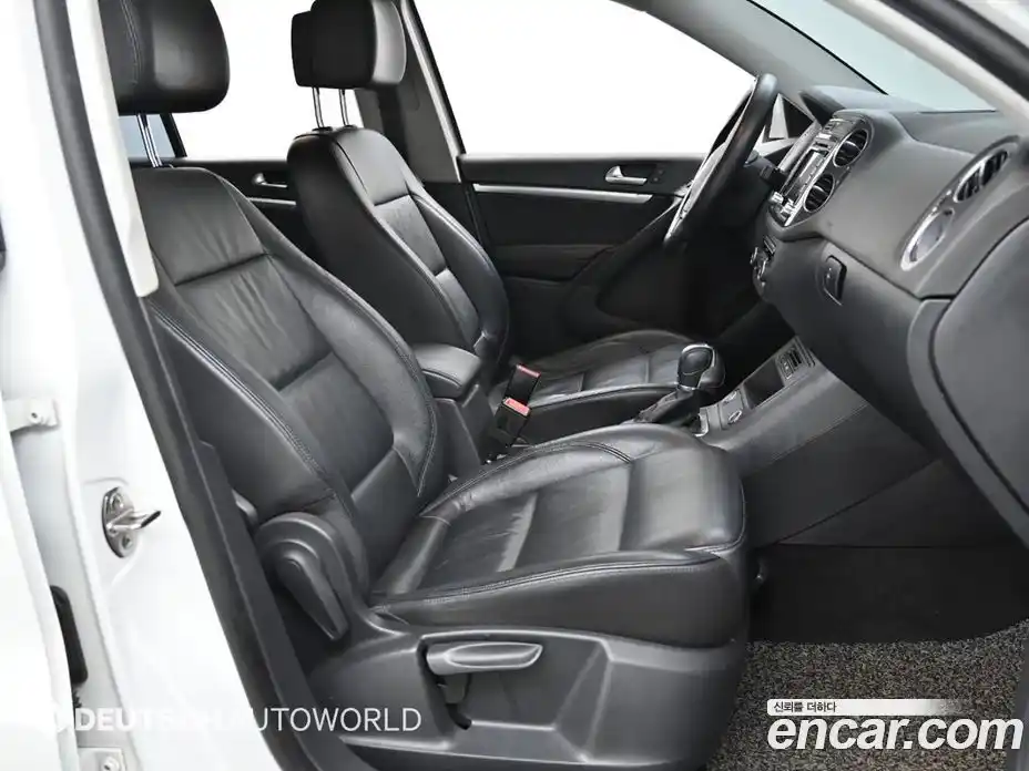 Volkswagen Tiguan 2015 2.0 гидро в Москве № 215378, фото 10
