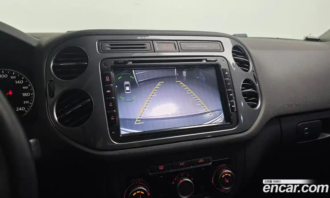 Volkswagen Tiguan 2013 2.0 гидро в Москве № 227104, фото 15