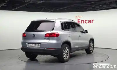 Volkswagen Tiguan 2013 2.0 гидро в Москве № 227104, миниатюра 2