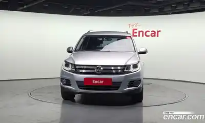 Volkswagen Tiguan 2013 2.0 гидро в Москве № 227104, миниатюра 3