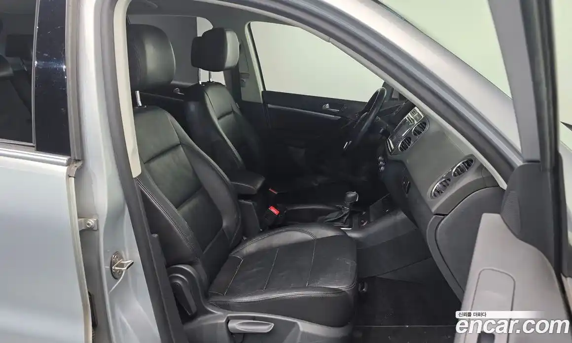 Volkswagen Tiguan 2013 2.0 гидро в Москве № 227104, фото 10