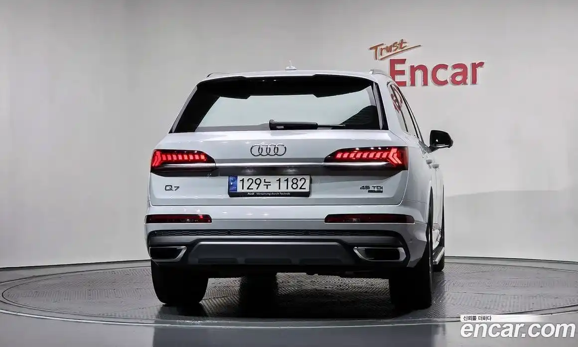 Audi Q7 2022 3.0 гидро в Москве № 229666, фото 4