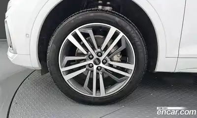 Audi Q5 2023 2.0 гидро в Москве № 229895, миниатюра 5