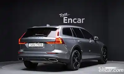 Volvo V60 2020 2.0 гидро в Москве № 230571, миниатюра 2