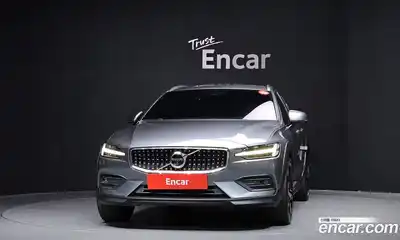 Volvo V60 2020 2.0 гидро в Москве № 230571, миниатюра 3