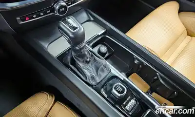 Volvo V60 2020 2.0 гидро в Москве № 230571, миниатюра 9