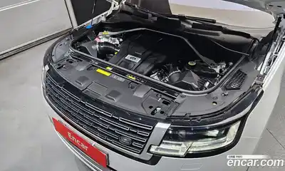 Land Rover Range-Rover 2023 4.4 гидро в Москве № 231268, миниатюра 6