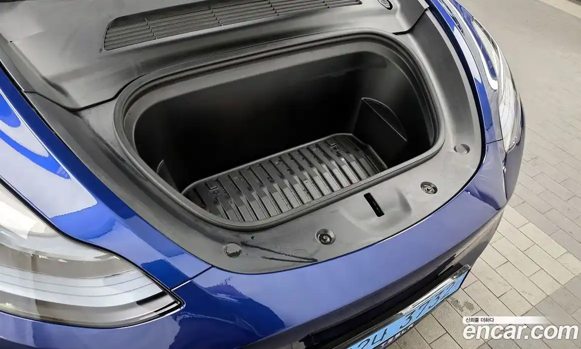 Tesla Model Y 2023 0.2 гидро в Москве № 231882, фото 6