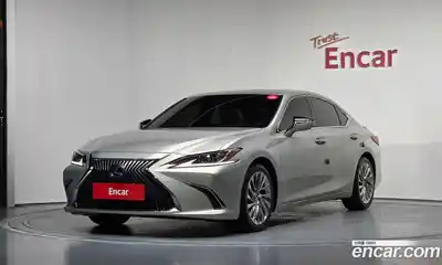 Lexus ES, 2019