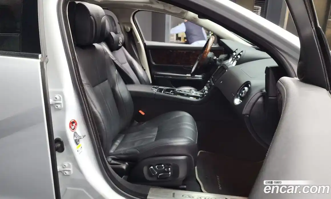 Jaguar XJ 2015 3.0 гидро в Москве № 256071, фото 11