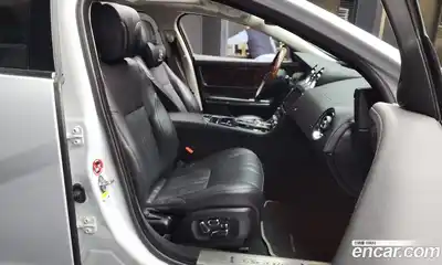 Jaguar XJ 2015 3.0 гидро в Москве № 256071, миниатюра 11