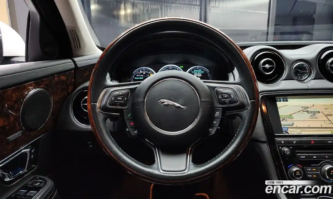 Jaguar XJ 2015 3.0 гидро в Москве № 256071, фото 13