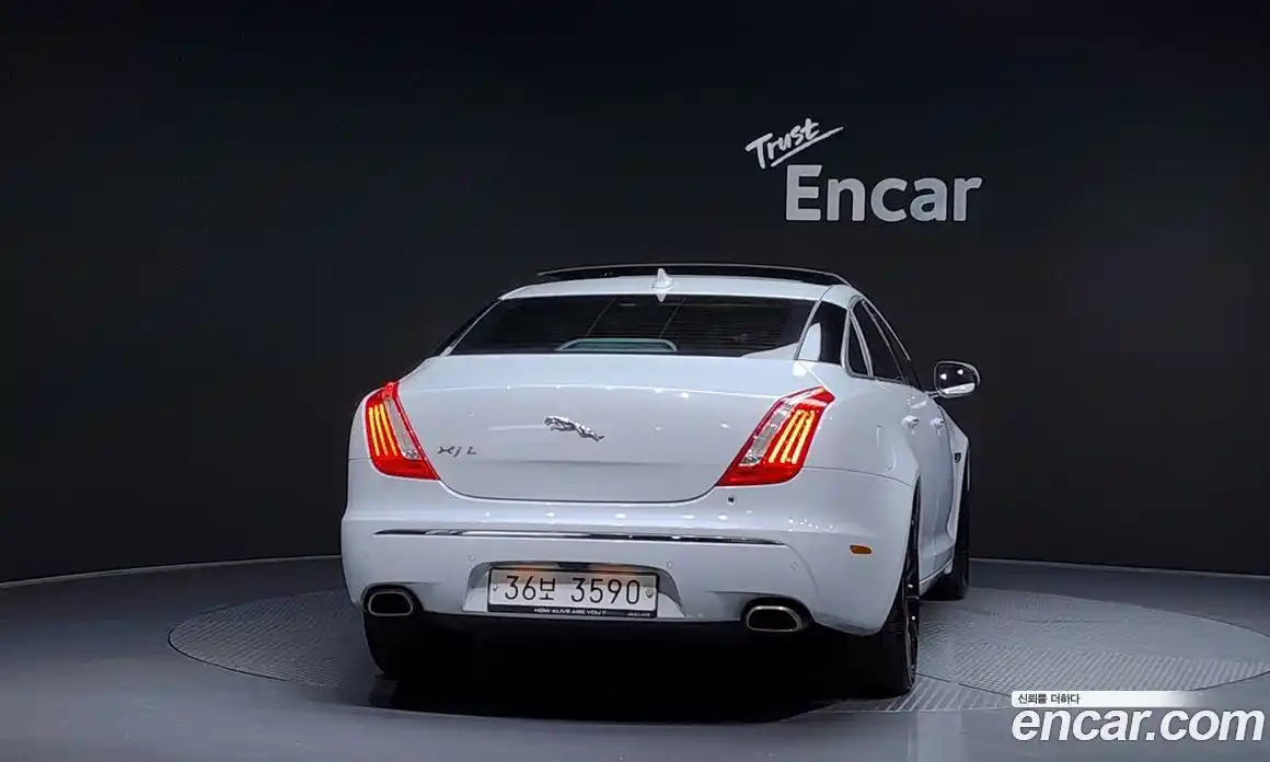 Jaguar XJ 2015 3.0 гидро в Москве № 256071, фото 4